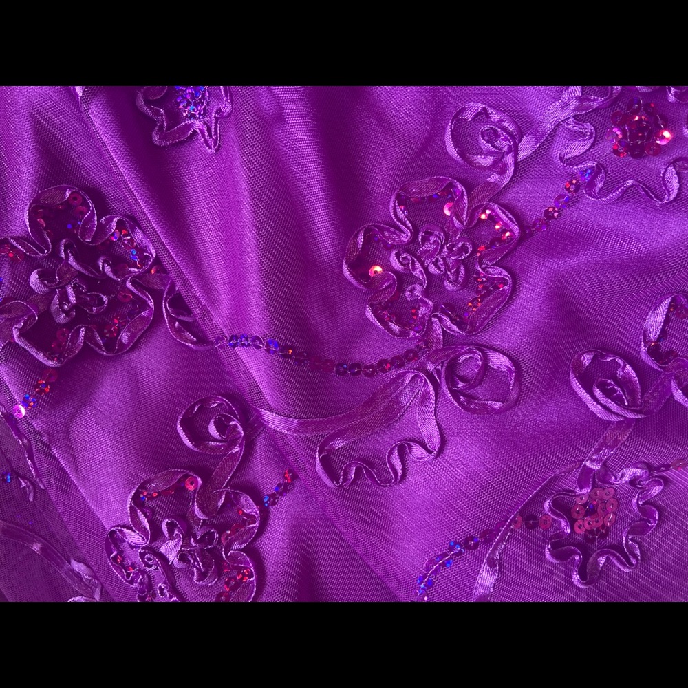 Little Girls purple embellished dress - Picture 4 of 6
